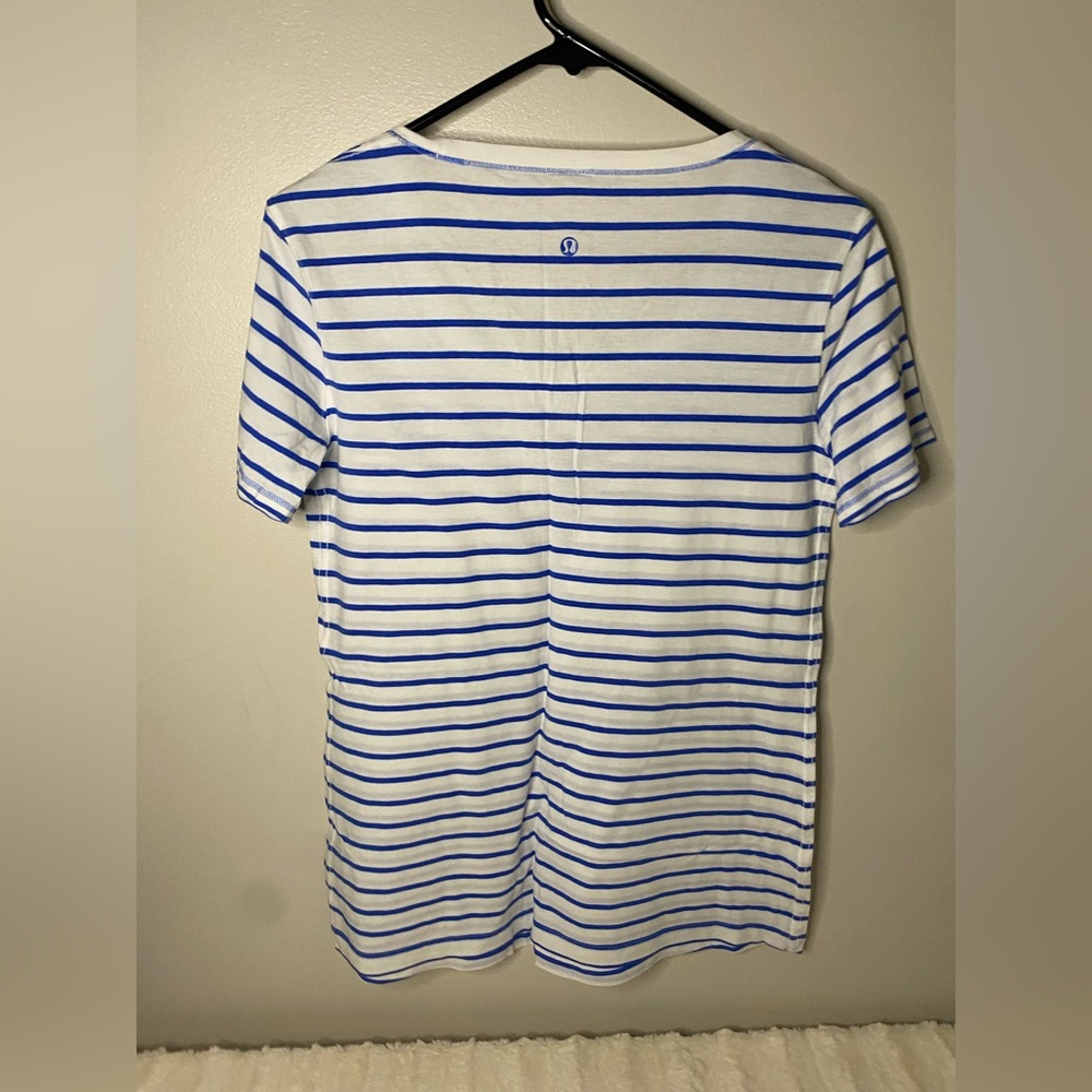 Lululemon top - Picture 2 of 4